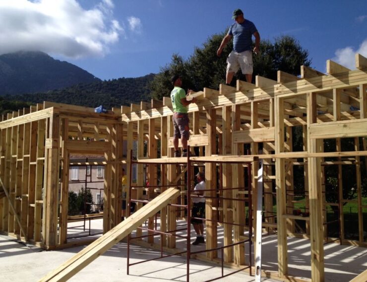 Budowa domu na Korsyce