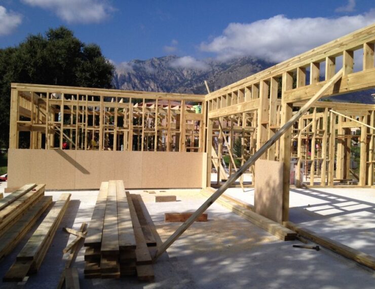 Budowa domu na Korsyce