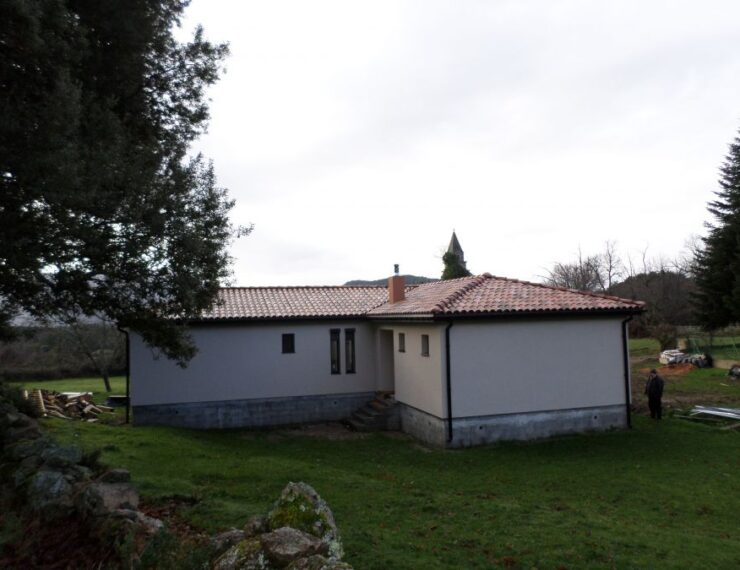 Budowa domu na Korsyce