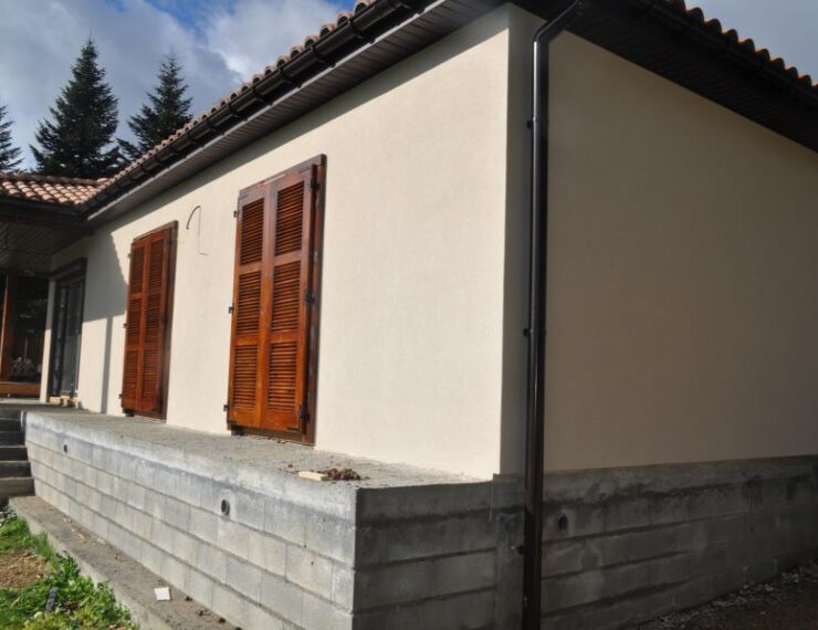 Budowa domu na Korsyce