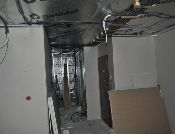 Budowa domu na Korsyce