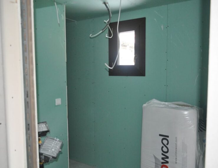 Budowa domu na Korsyce