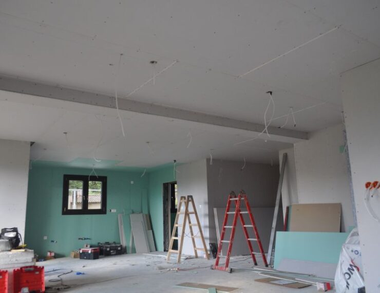 Budowa domu na Korsyce