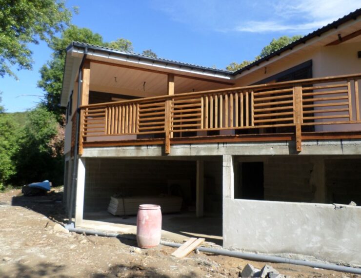 Budowa domu na Korsyce - Finello