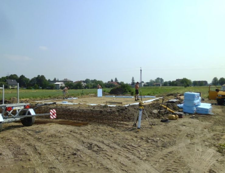 Budowa domu w Górze
