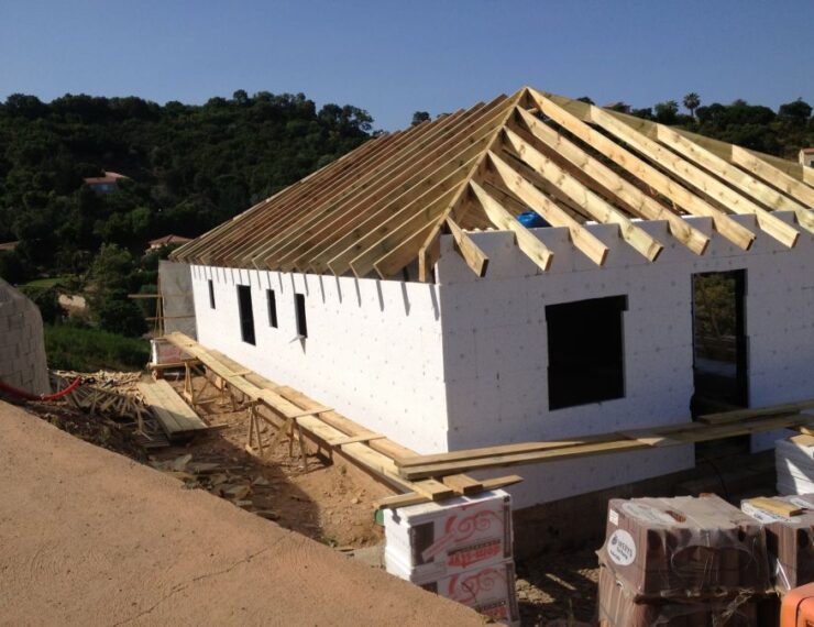 Budowa 2 domu na Korsyce