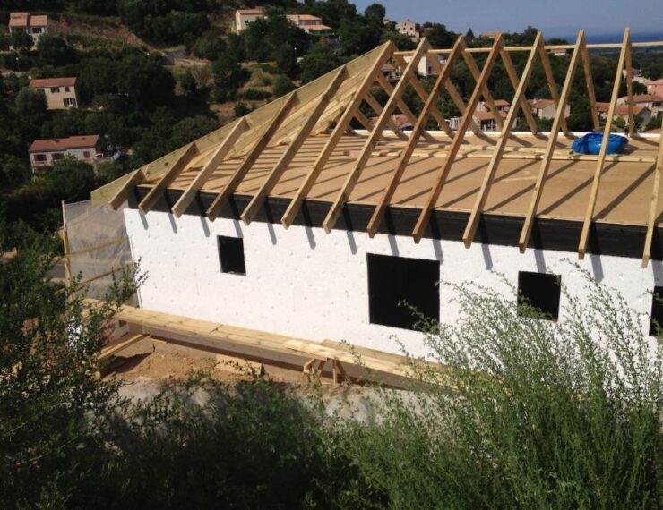 Budowa 2 domu na Korsyce