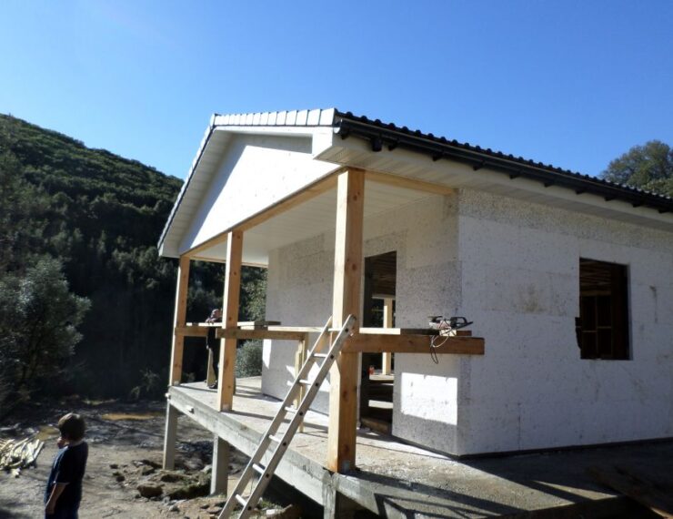 Budowa domu na Korsyce - Finello