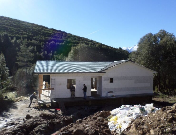 Budowa domu na Korsyce - Finello