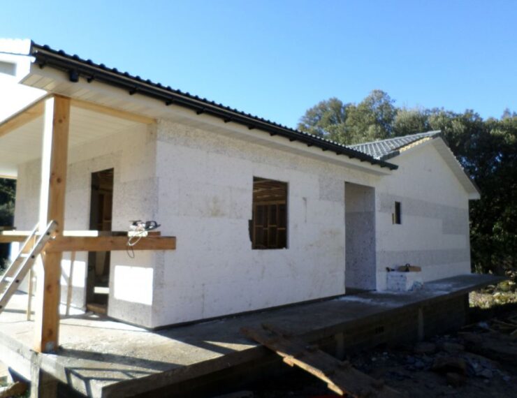 Budowa domu na Korsyce - Finello