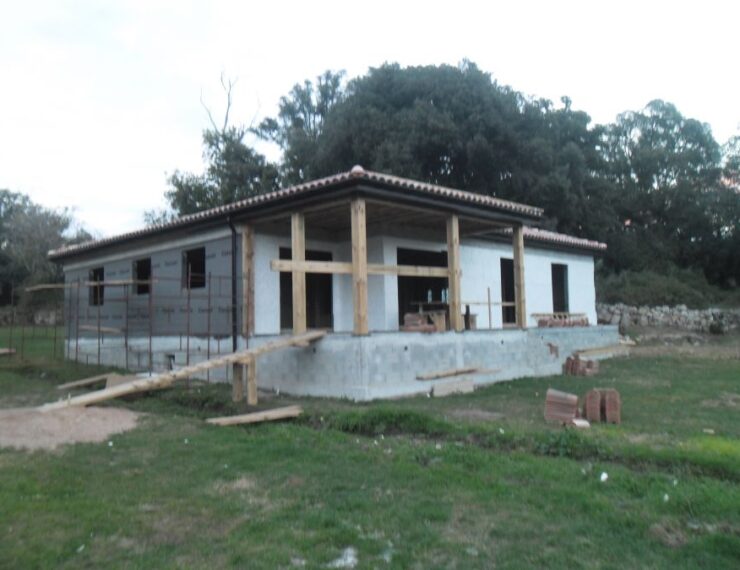 Budowa domu na Korsyce