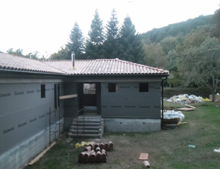 Budowa domu na Korsyce