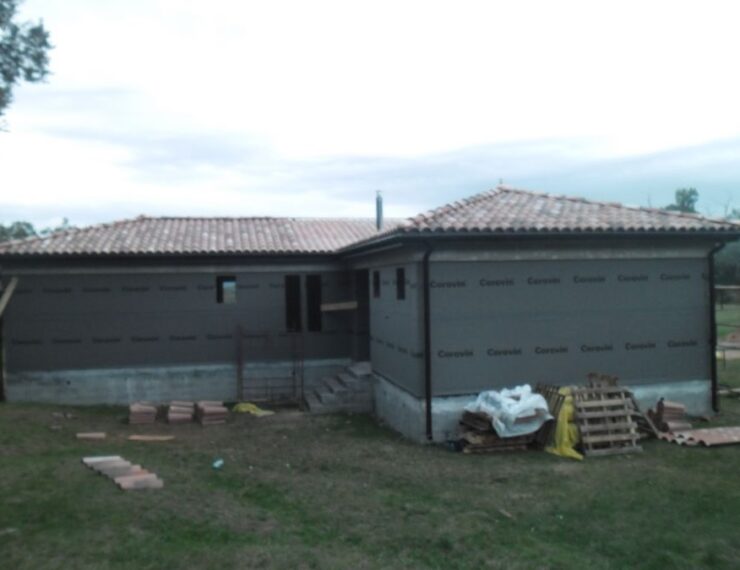 Budowa domu na Korsyce