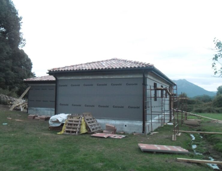 Budowa domu na Korsyce