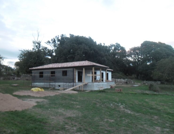 Budowa domu na Korsyce