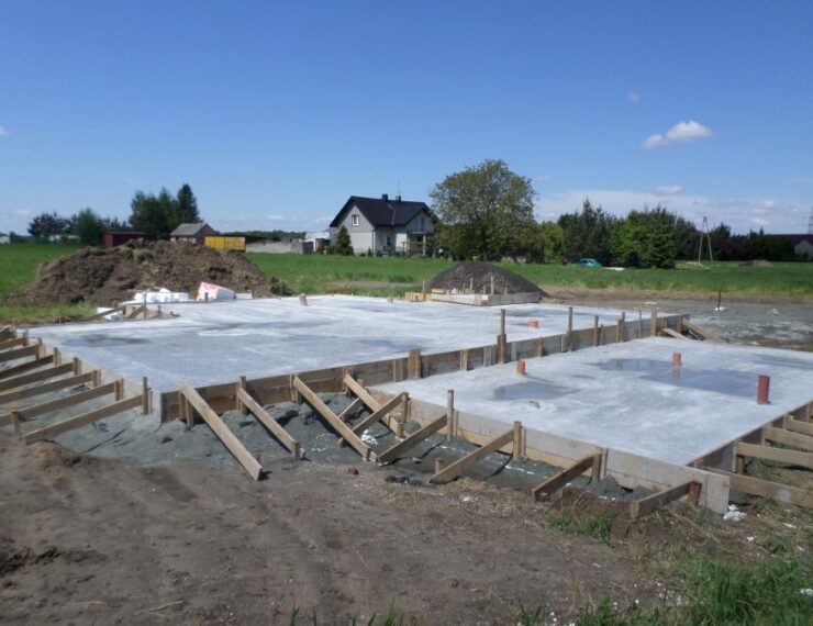 Budowa domu w Górze