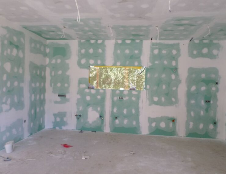 Budowa domu na Korsyce