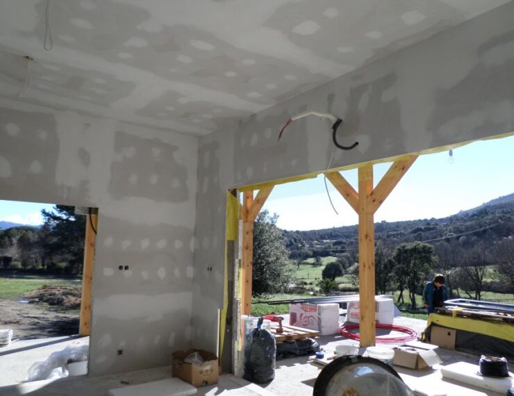 Budowa domu na Korsyce