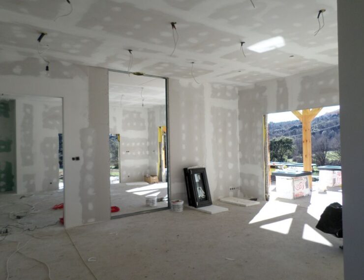 Budowa domu na Korsyce