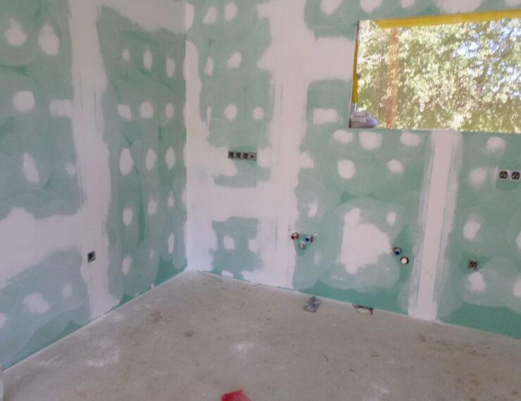 Budowa domu na Korsyce