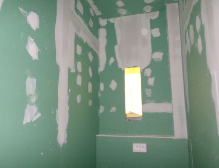 Budowa domu na Korsyce