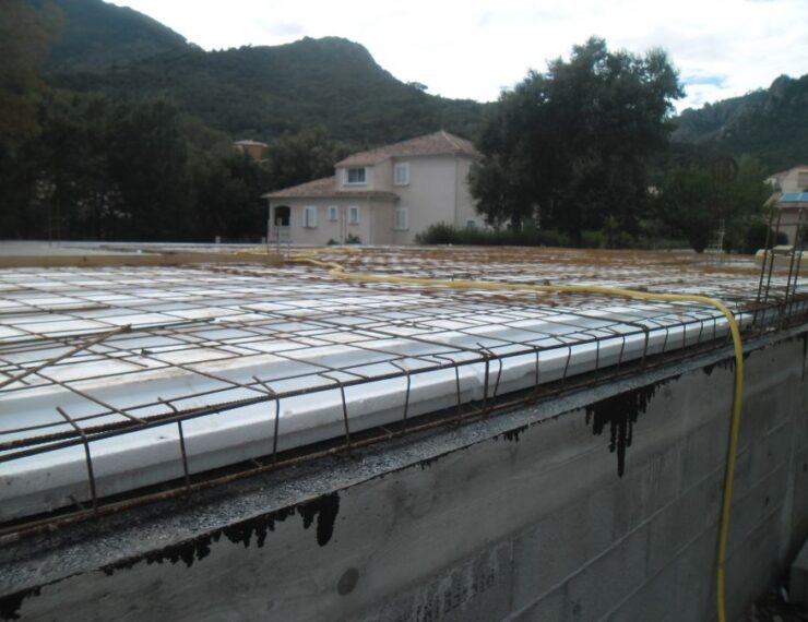 Budowa domu na Korsyce