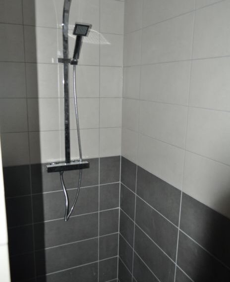 Budowa domu na Korsyce