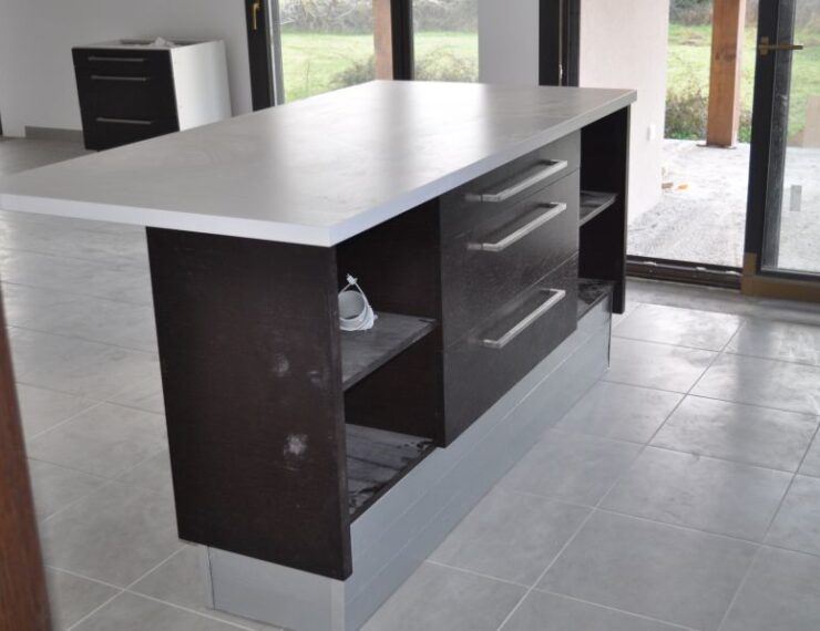 Budowa domu na Korsyce