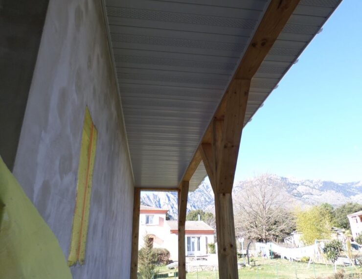 Budowa domu na Korsyce