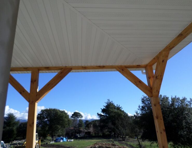 Budowa domu na Korsyce