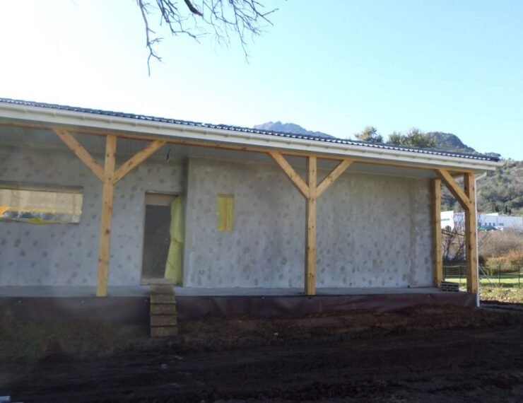 Budowa domu na Korsyce