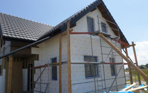 Budowa domu w Górze