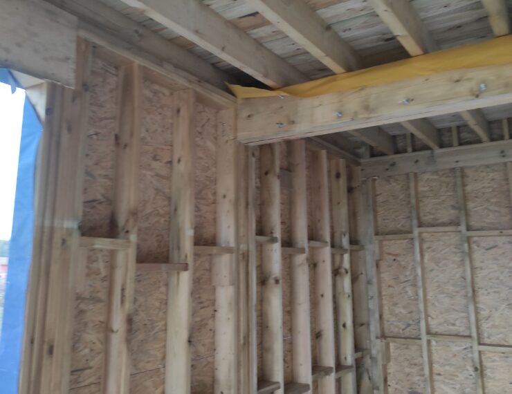 Budowa domu w Wyrach