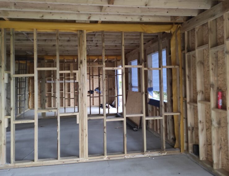 Budowa domu w Wyrach