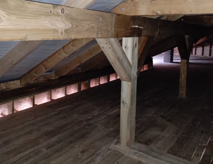 Budowa domu w Wyrach