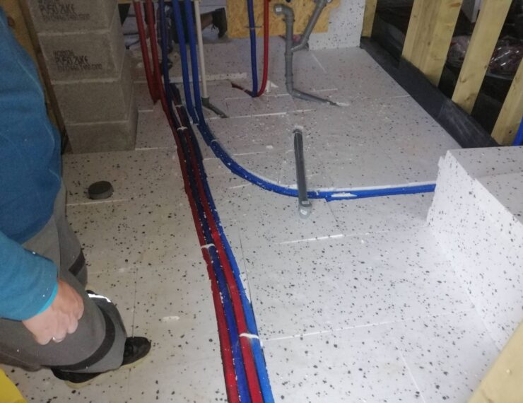 Budowa domu w Wyrach