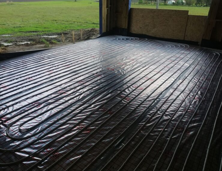 Budowa domu w Wyrach