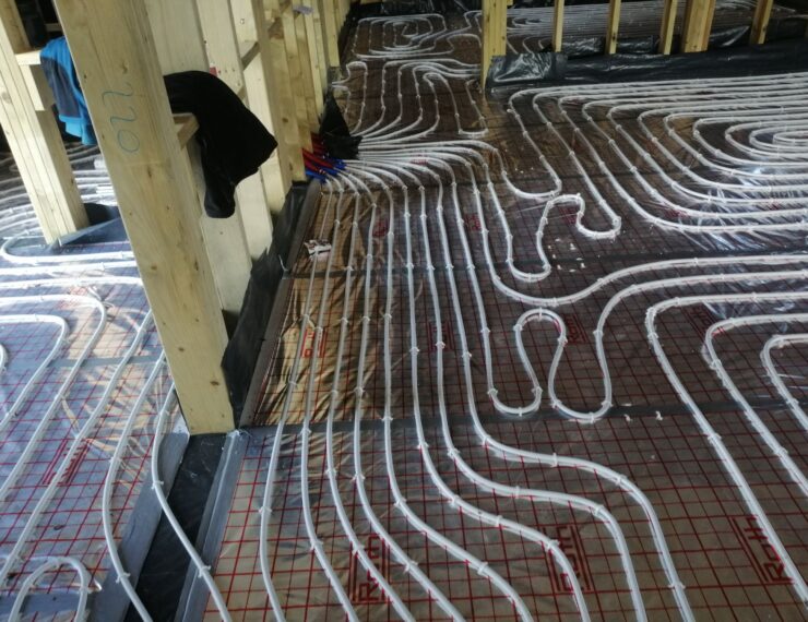 Budowa domu w Wyrach