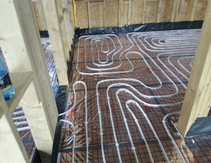 Budowa domu w Wyrach